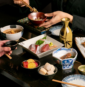 食事テーブル